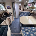 Luxury Houseboat Bådhotel *