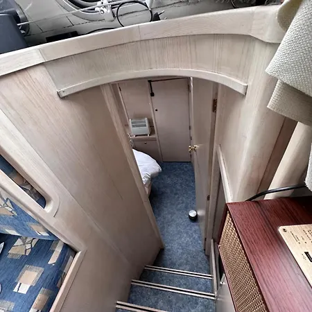 Hotel na wodzie Luxury Houseboat *