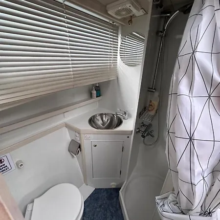 Luxury Houseboat Hotel na wodzie Amsterdam