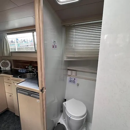 Luxury Houseboat Amsterdam