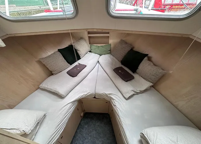 Luxury Houseboat Hotel na wodzie Amsterdam