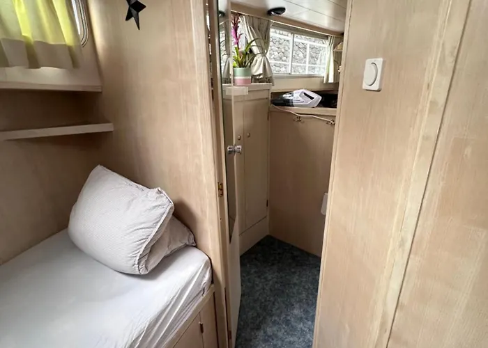 Luxury Houseboat Amsterdam