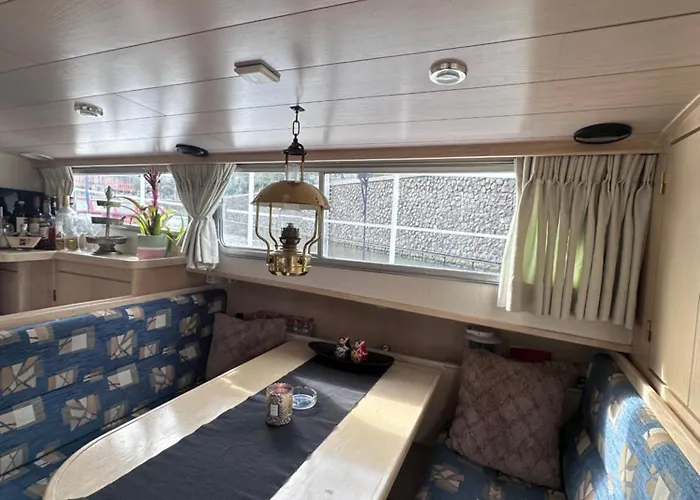Hotel na wodzie Luxury Houseboat *
