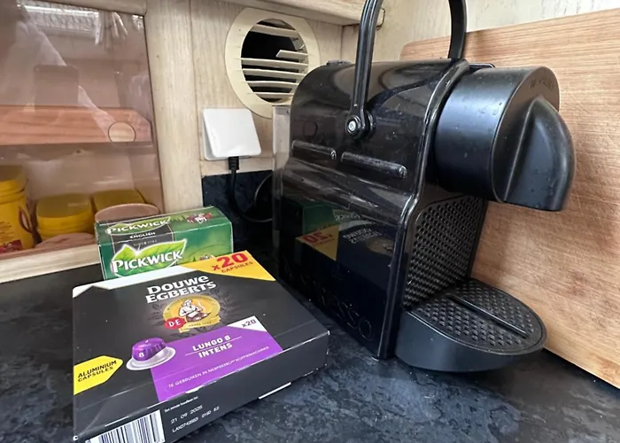 Luxury Houseboat Hotel na wodzie *