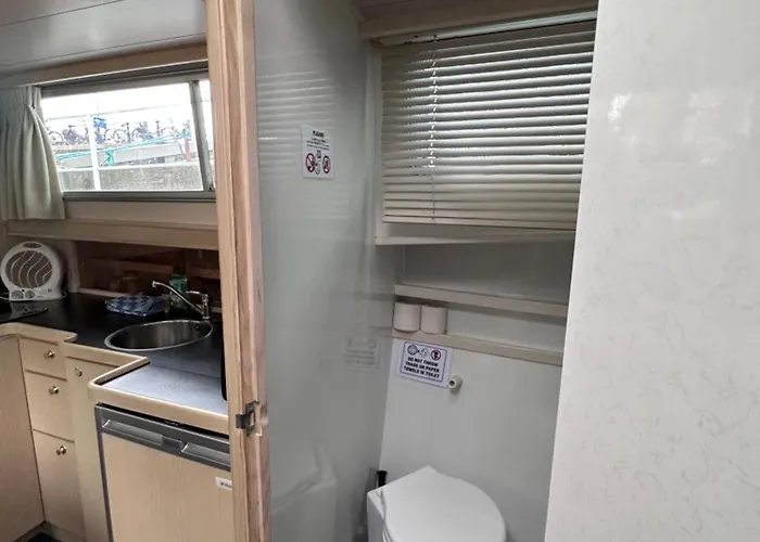 Luxury Houseboat Amsterdam