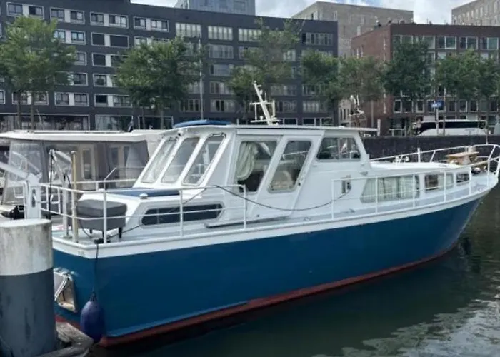 Luxury Houseboat Hotel na wodzie